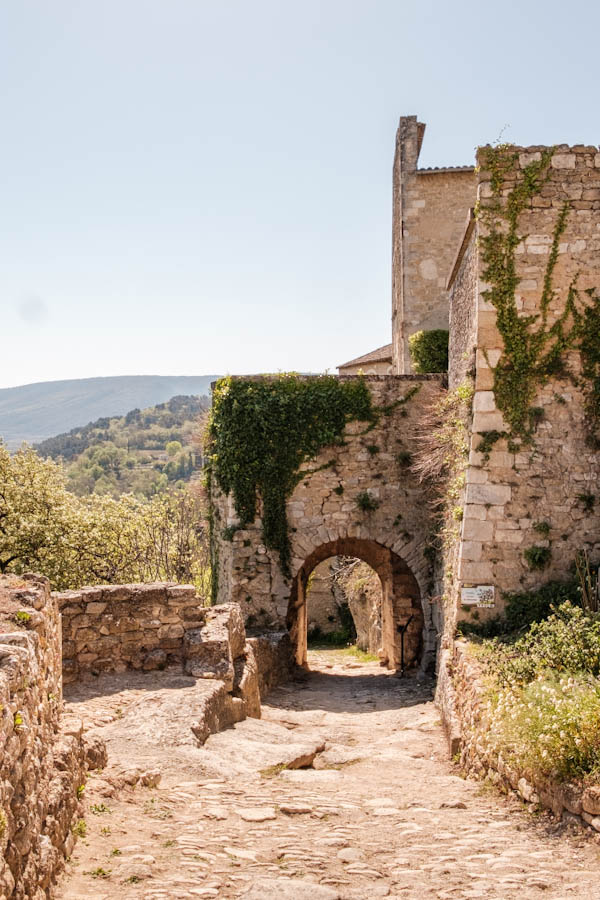 Menerbes Les Plus Beaux Villages de France mooiste dorpen Frankrijk - Reislegende.nl