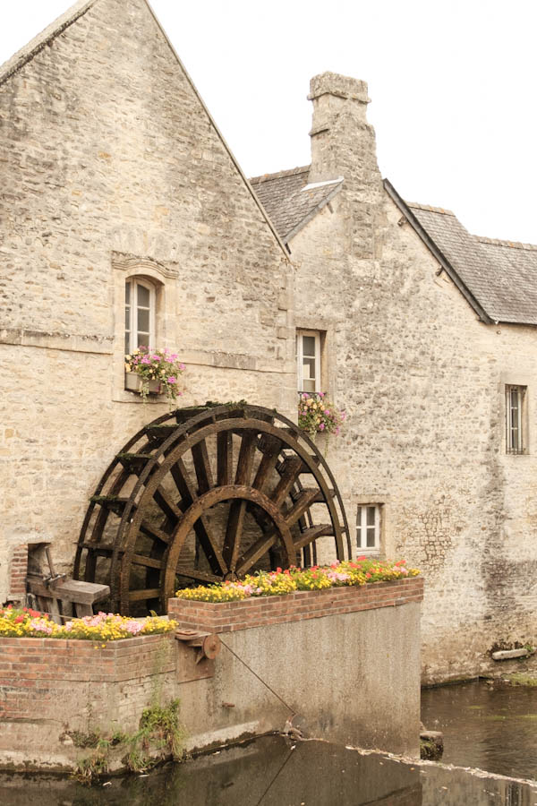 Waterrad Bayeux Normandie Frankrijk - Reislegende.nl