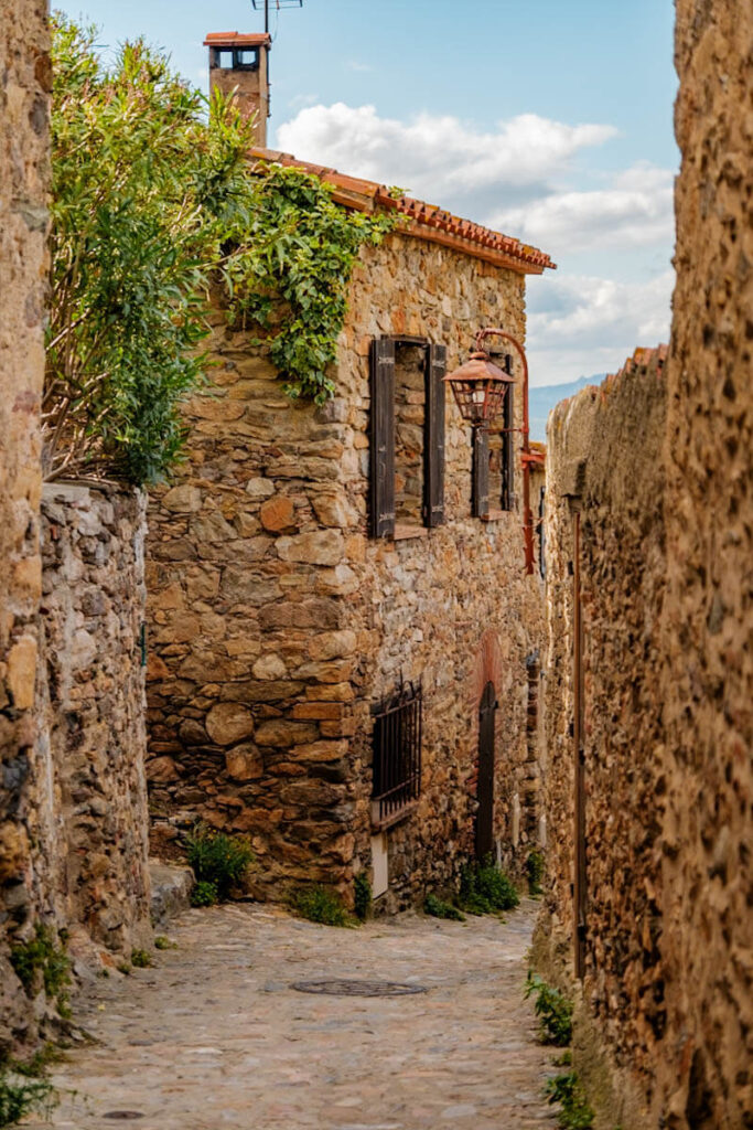 Castelnou mooiste dorpjes Zuid-Frankrijk Reislegende