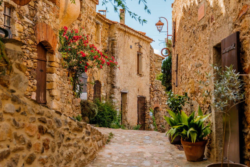 Castelnou wat doen in de buurt van Perpignan - Reislegende.nl