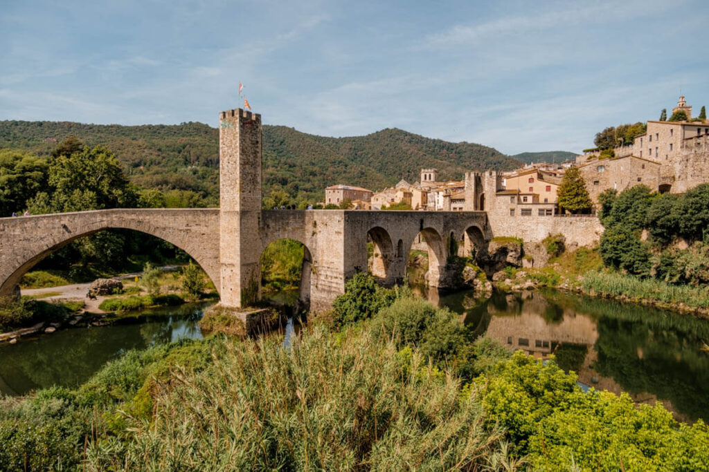 Roadtrip noordoost Besalu Catalonie Spanje - Reislegende.nl