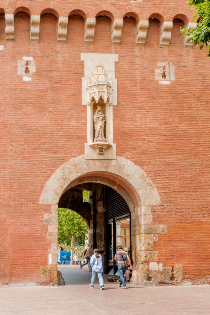 stadswandeling door Perpignan Le Castillet Reislegende