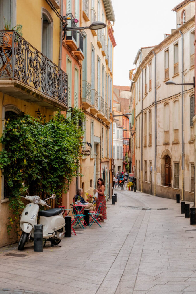 stadswandeling door Perpignan leuke straatjes Reislegende