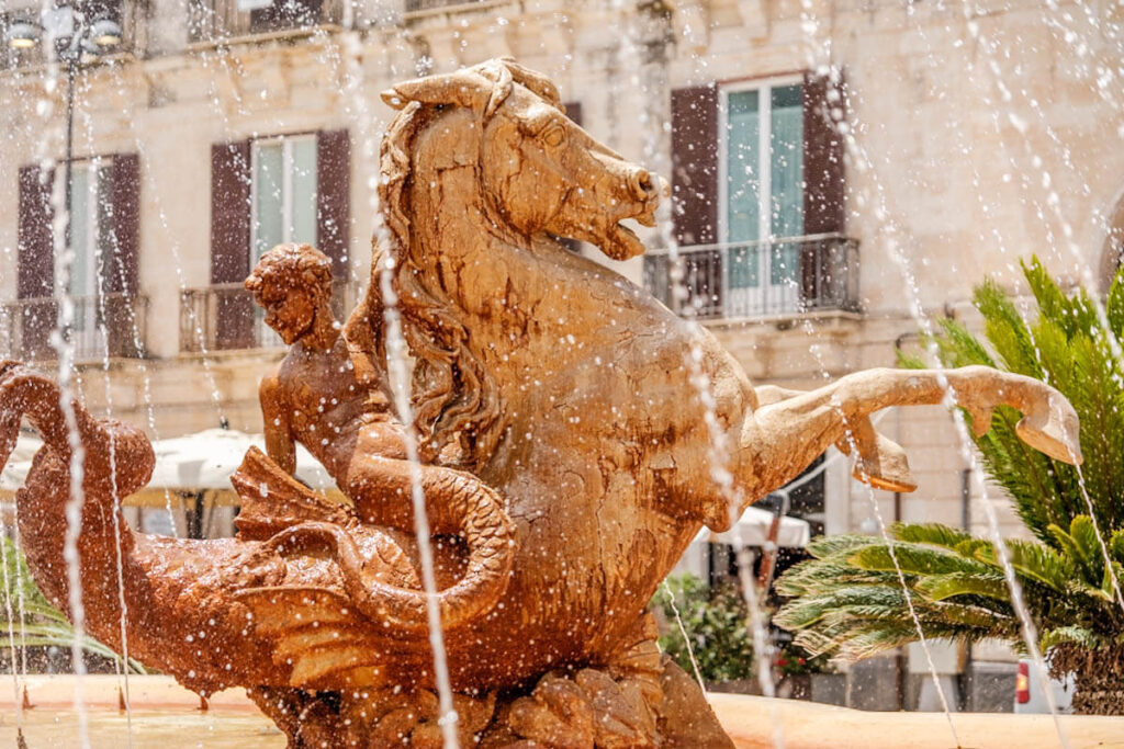 Fontana di Diana Ortygia Syracuse stadswandeling Sicilie Reislegende