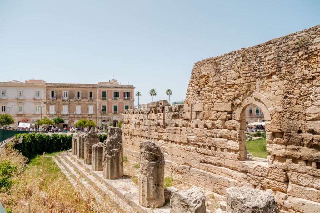 Ortigia Siracusa stadswandeling Temple of Apollo Sicilie Reislegende