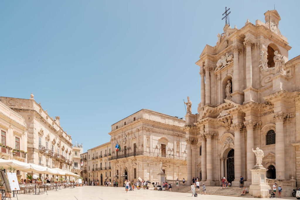 Ortygia Syracuse Piazza Duomo Sicilie Reislegende