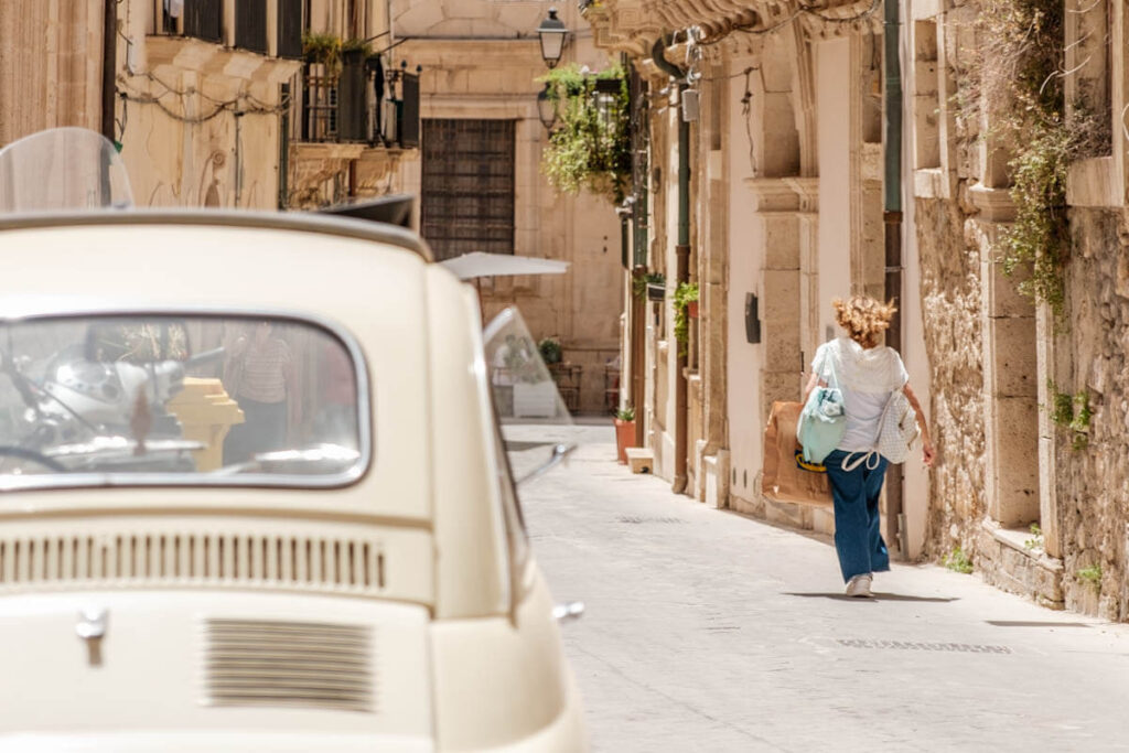 Ortygia wandeling door historische centrum van Syracuse Sicilie Reislegende