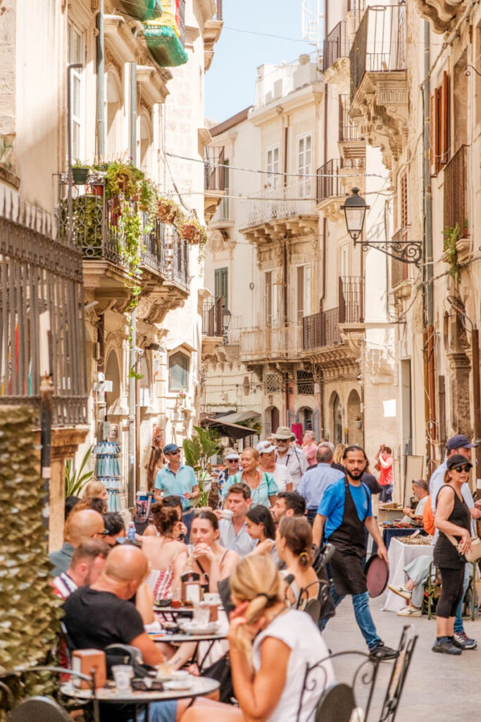 Via Saverio Landolina Siracusa Ortigia stadswandeling Sicilie Reislegende