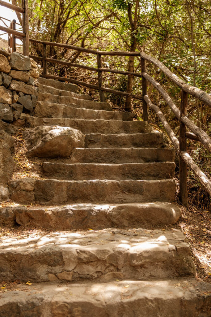 Wandelpad langs de Alcantara kloof Sicilie Reislegende