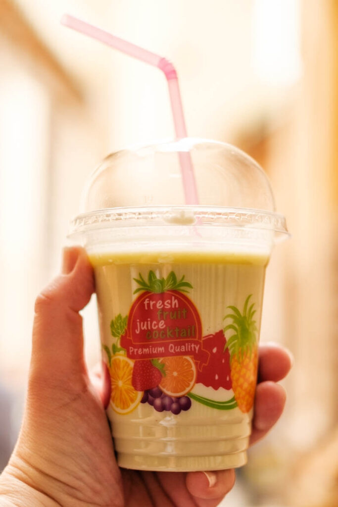 Wat moet je zeker doen in medina van Fez avocado smoothie Reislegende