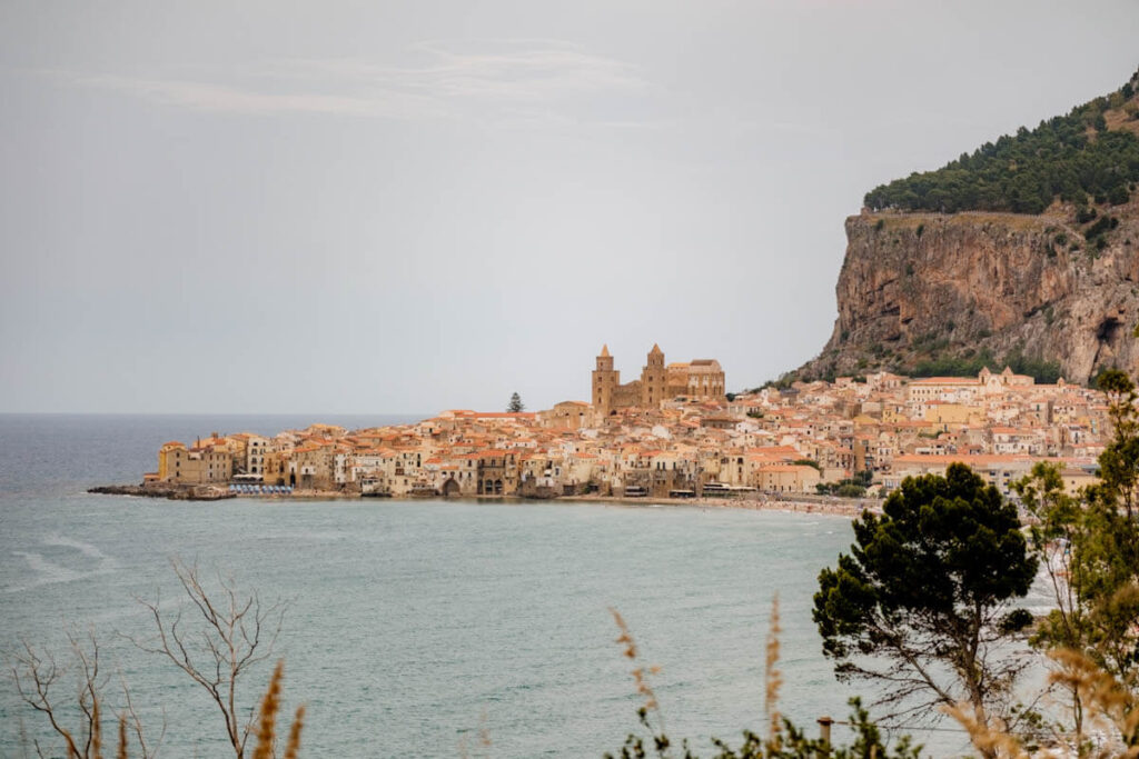 Cefalu route roadtrip oost Sicilie Reislegende