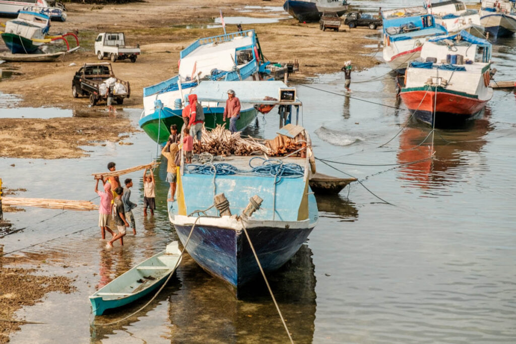 Wat doen op Nusa Lembongan bootwerkers Bali Reislegende