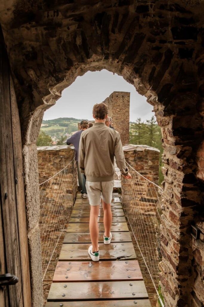 Kasteel Velhartice Tsjechie stenen brug Reislegende