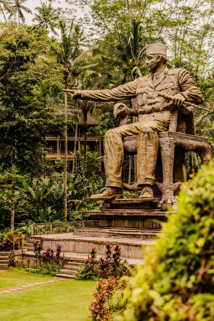 Soekarno statue Alas Harum Bali Reislegende