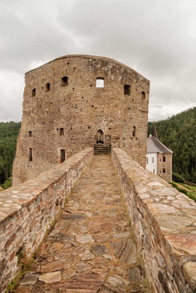 Stenen brug Hrad Velhartice Tsjechie Reislegende