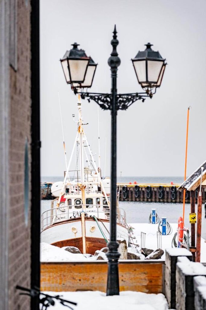 Husavik haven in winter Reislegende