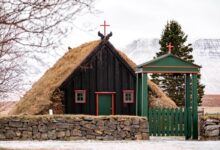 Vidimyrarkirkja oudste turfkerkje van IJsland Reislegende