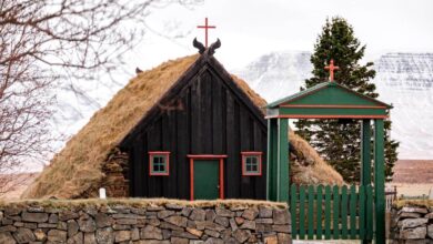 Vidimyrarkirkja oudste turfkerkje van IJsland Reislegende