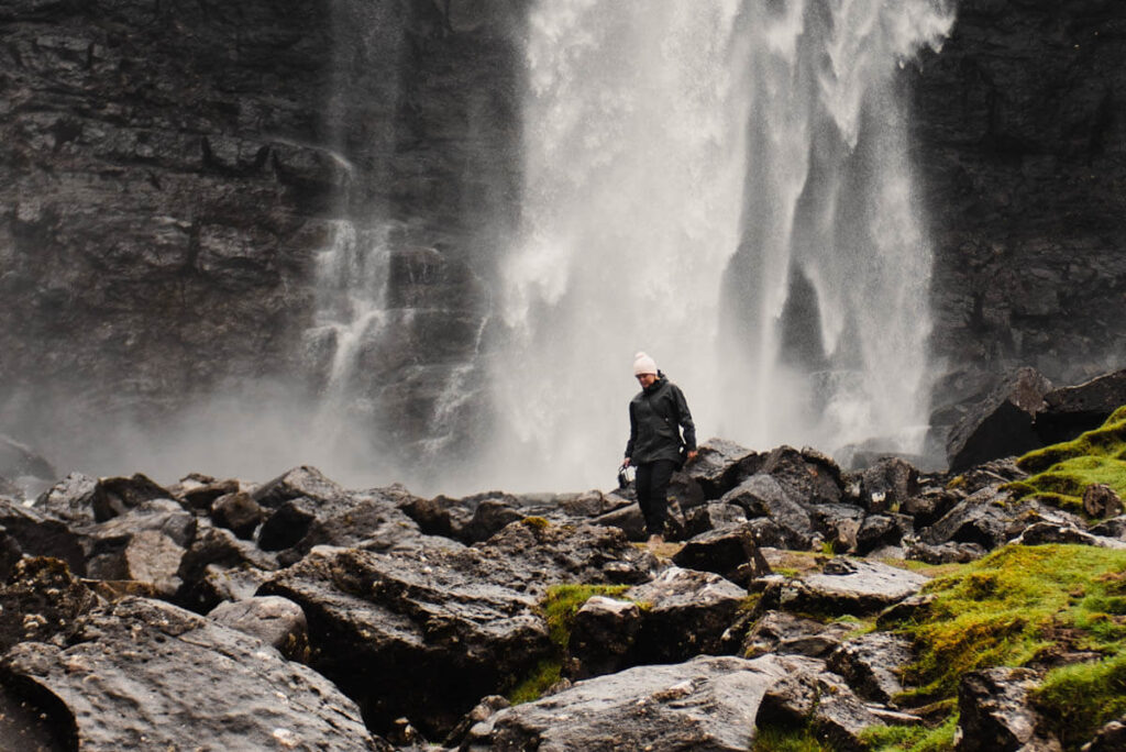 Waterval Fossa op Faeroer eiland Streymoy Reislegende