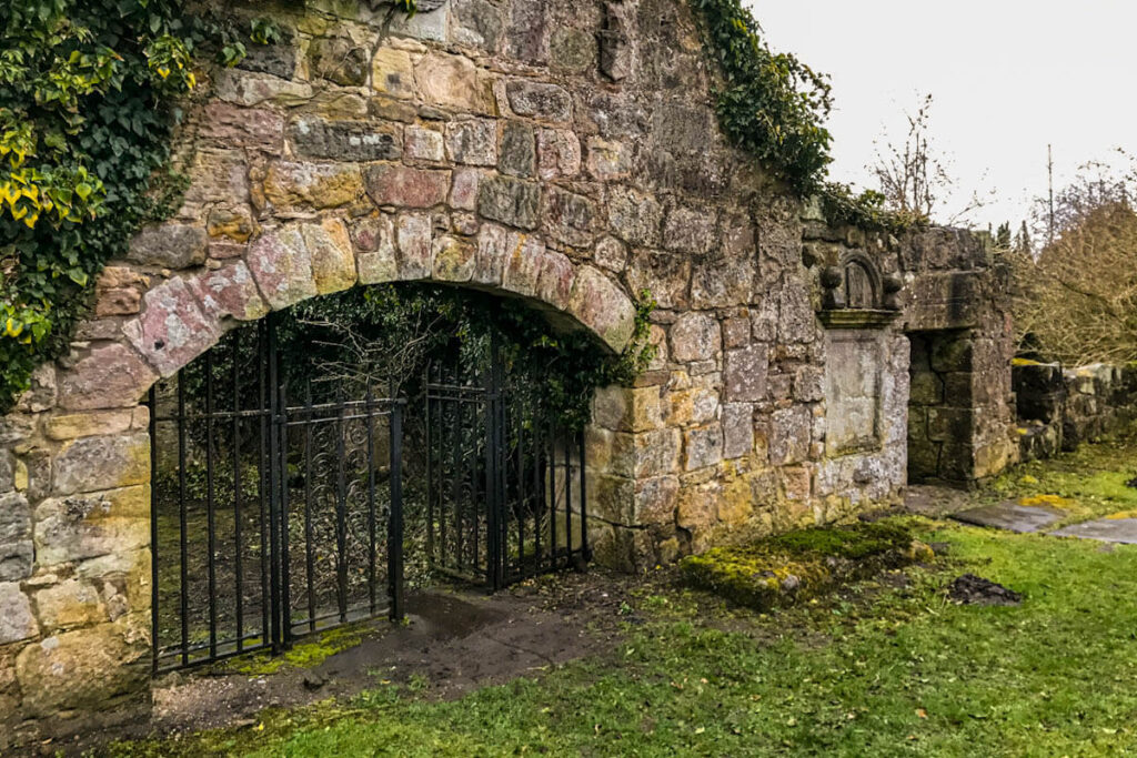 West kirk Culross Schotland Reislegende