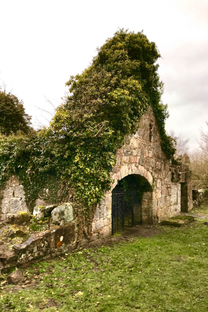 West kirk begraafplaats Culross Schotland Reislegende